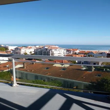 Proche Plage D'eyrac - T2 Cabine Avec Petite Terrasse Et Vue Degagee Sur Le Bassin - Parking