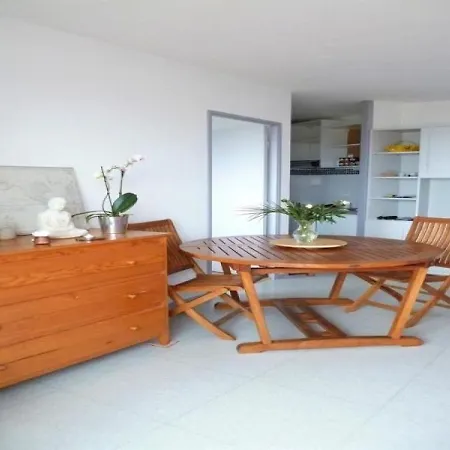Proche Plage D'eyrac - T2 Cabine Avec Petite Terrasse Et Vue Degagee Sur Le Bassin - Parking Apartment Arcachon