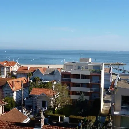 Proche Plage D'eyrac - T2 Cabine Avec Petite Terrasse Et Vue Degagee Sur Le Bassin - Parking